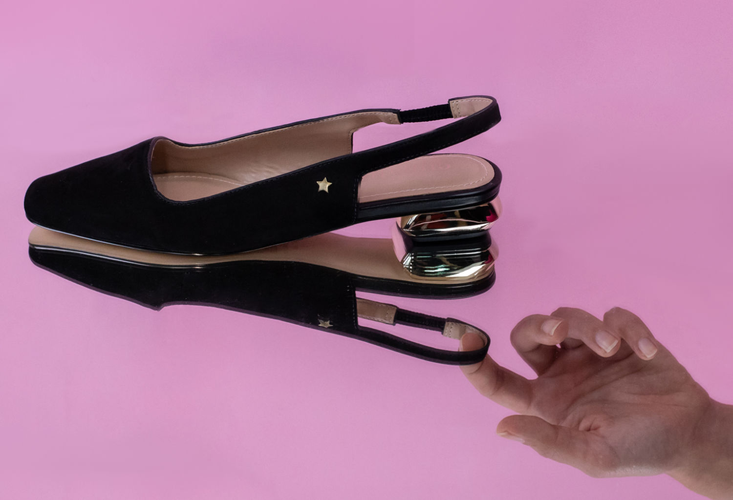 Fotografia de campanha: composição de produto em estúdio.